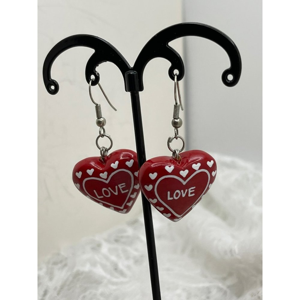 Red / White Lightweight Love Heart Earrings - Picture 5 of 10